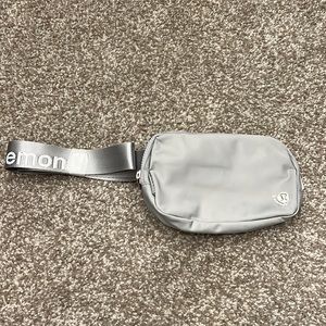 Lululemon belt bag silver drop